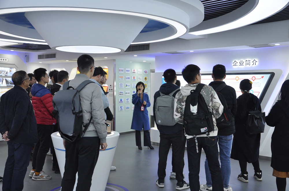 國防科大同學來訪銀河電氣參觀見學 國防科大同學來訪銀河電氣參觀見學