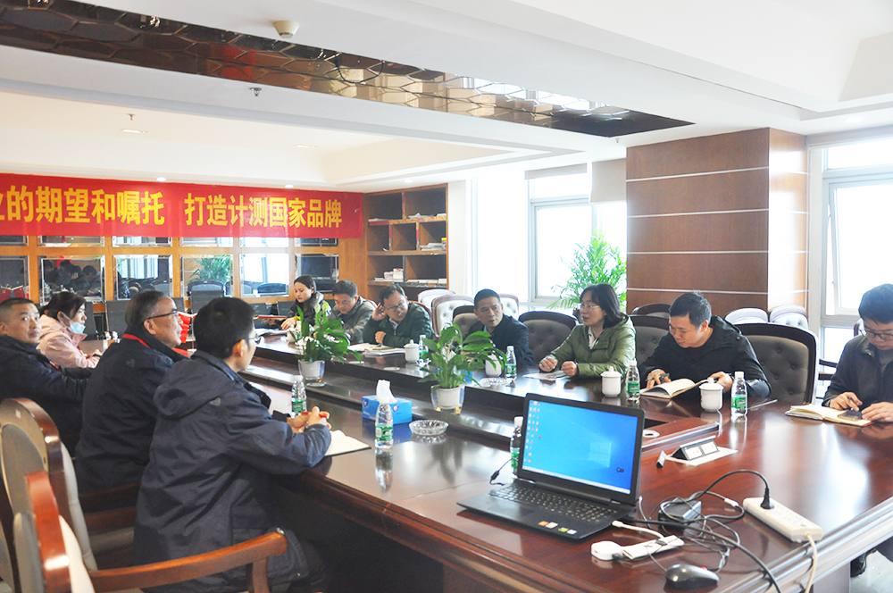 長沙經開區賴坤明主任一行蒞臨銀河電氣調研指導 長沙經開區賴坤明主任一行蒞臨銀河電氣調研指導